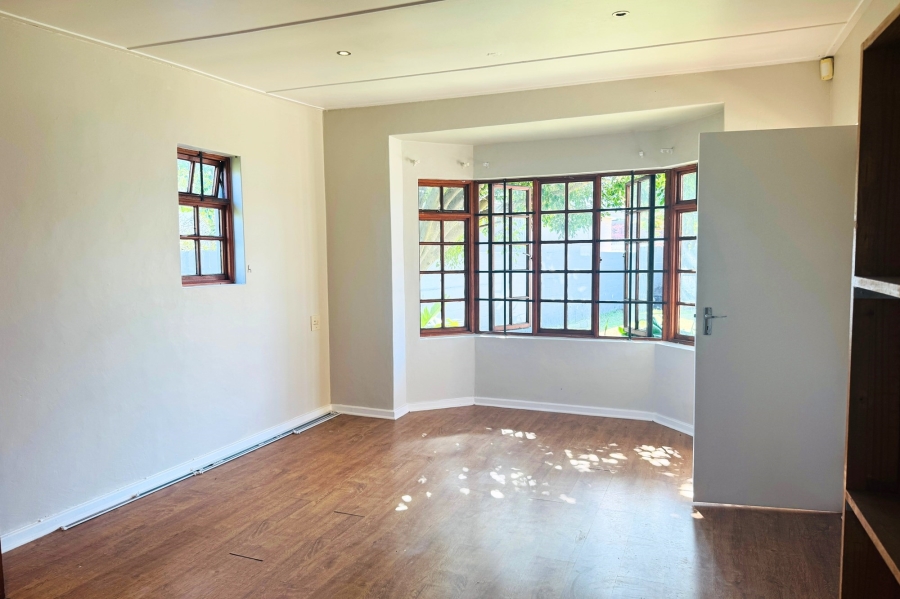 3 Bedroom Property for Sale in Sandbaai Western Cape